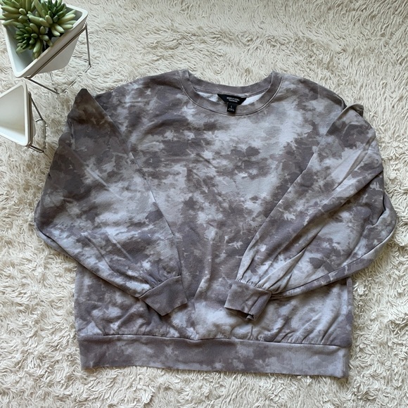Simply Vera Vera Wang Tops - Vera Wang Gray Tie Dye Sweatshirt